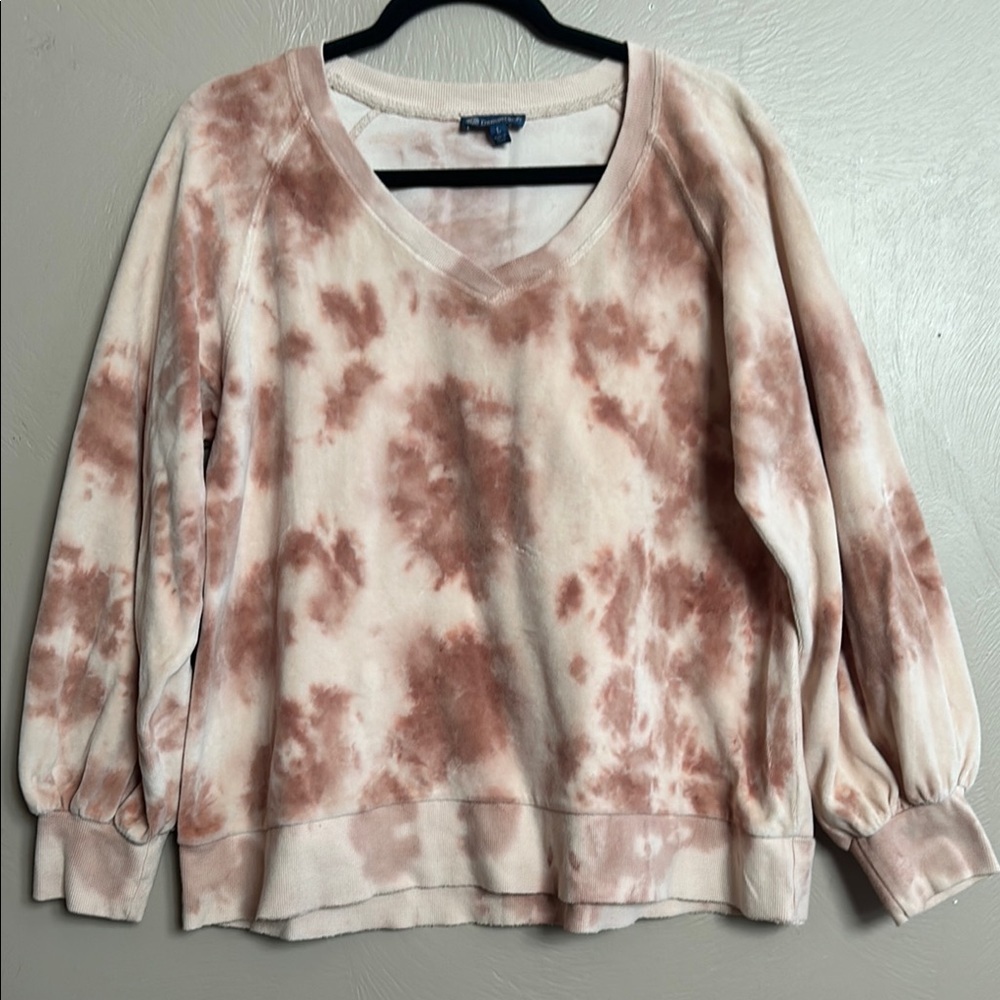 Democracy Women’s Velour Cream- Brown Tie-Dye V-Neck Sweatshirt. Size Large.